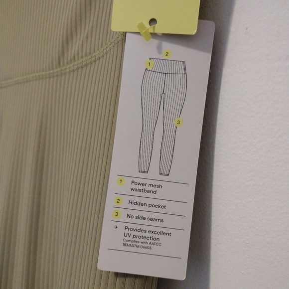 All in Motion - Ultra High Rise Ribbed Leggings - Picture 13 of 16